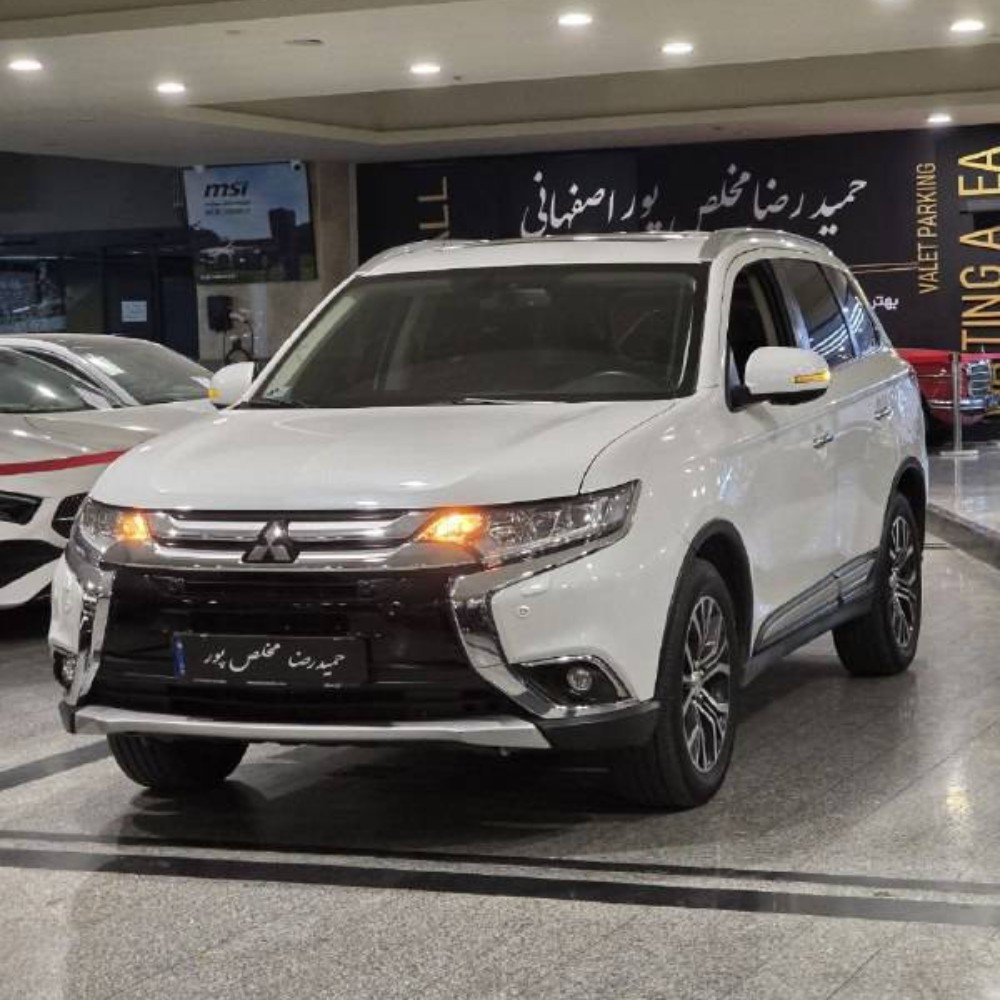 میتسوبیشی اوتلندر 2017