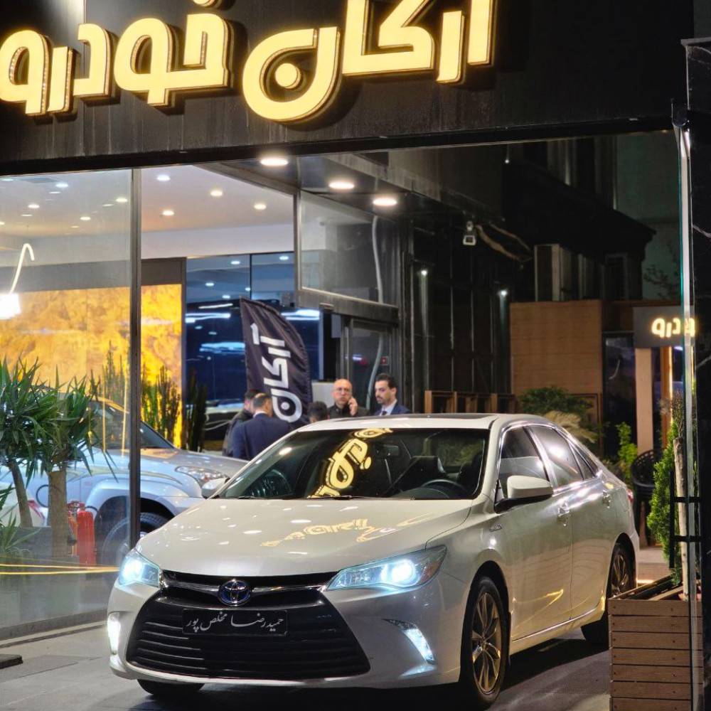 تویوتا کمری XLE مدل ۲۰۱۵