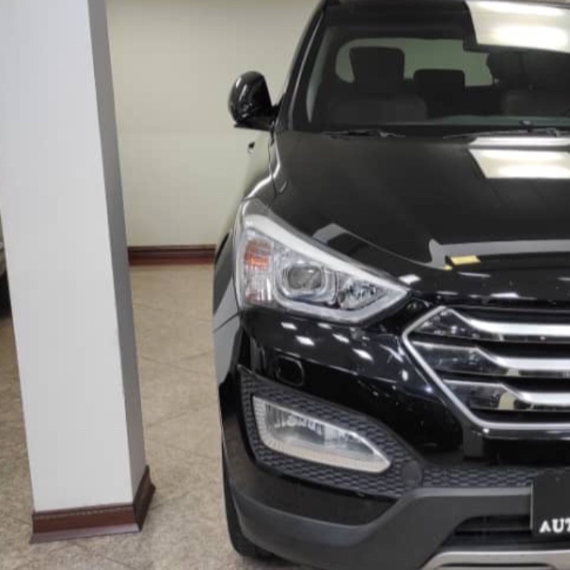 هیوندای مدل سانتافه 4 سیلندر دو دیفرانسیل سال 2014  کارکرده