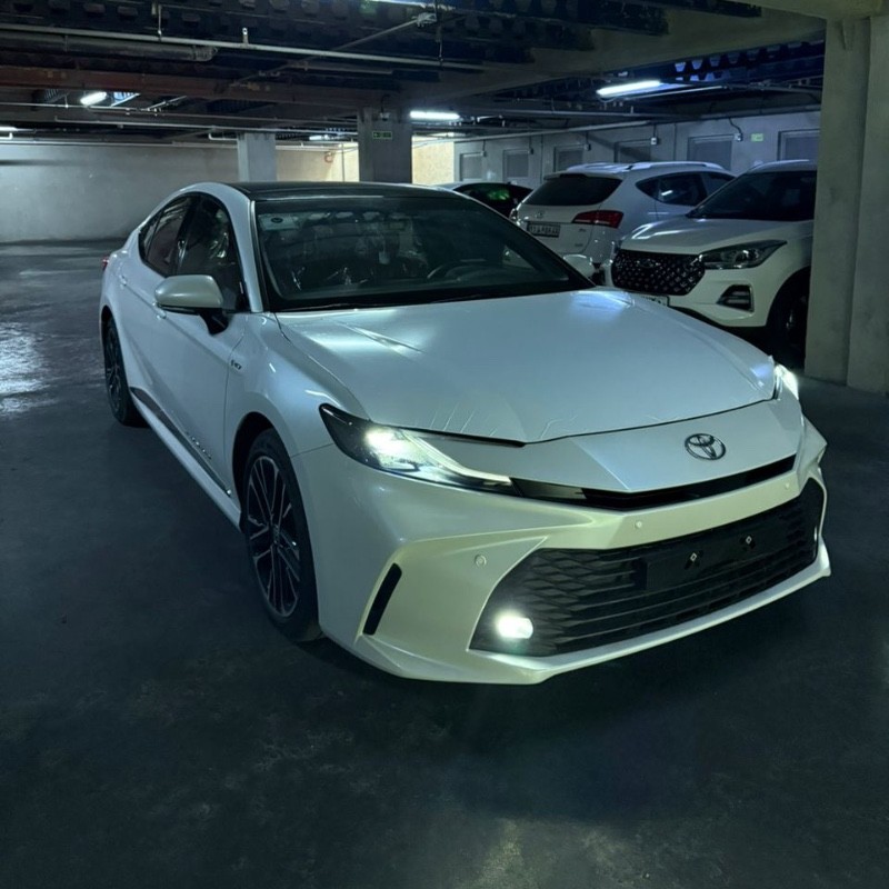 تویوتا مدل کمری XLE سال 2025  کارکرده