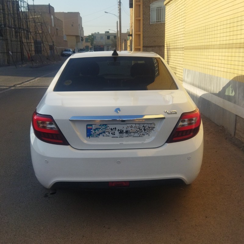 دنا مدل پلاس EF7 سال 1401 کارکرده