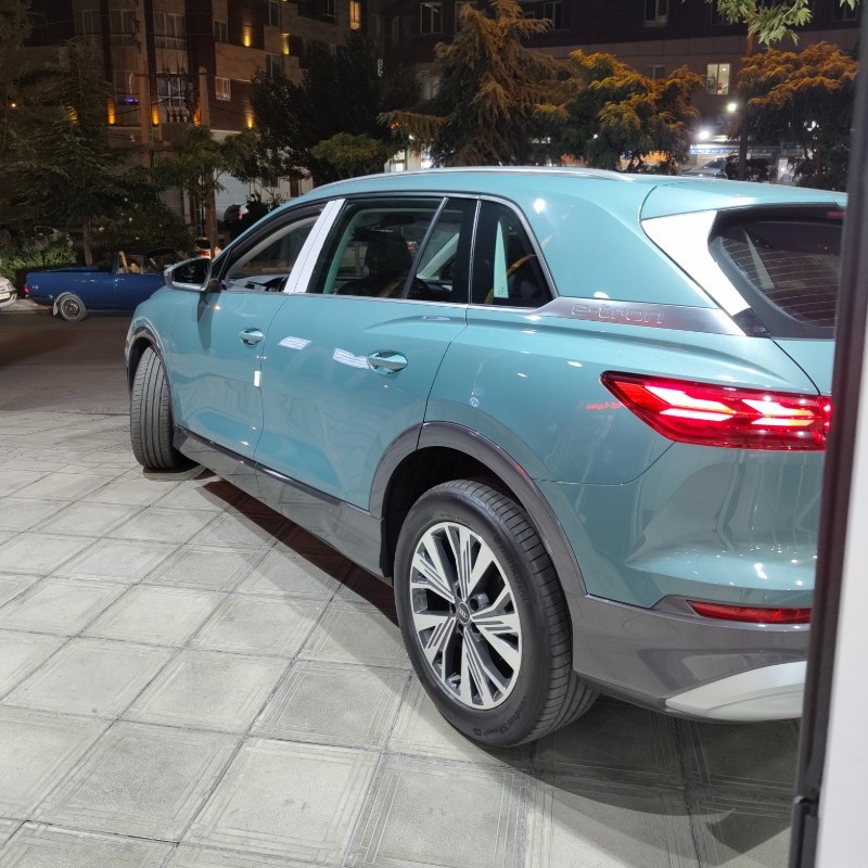 آئودی مدل Q5 e-tron سال 2024 صفر