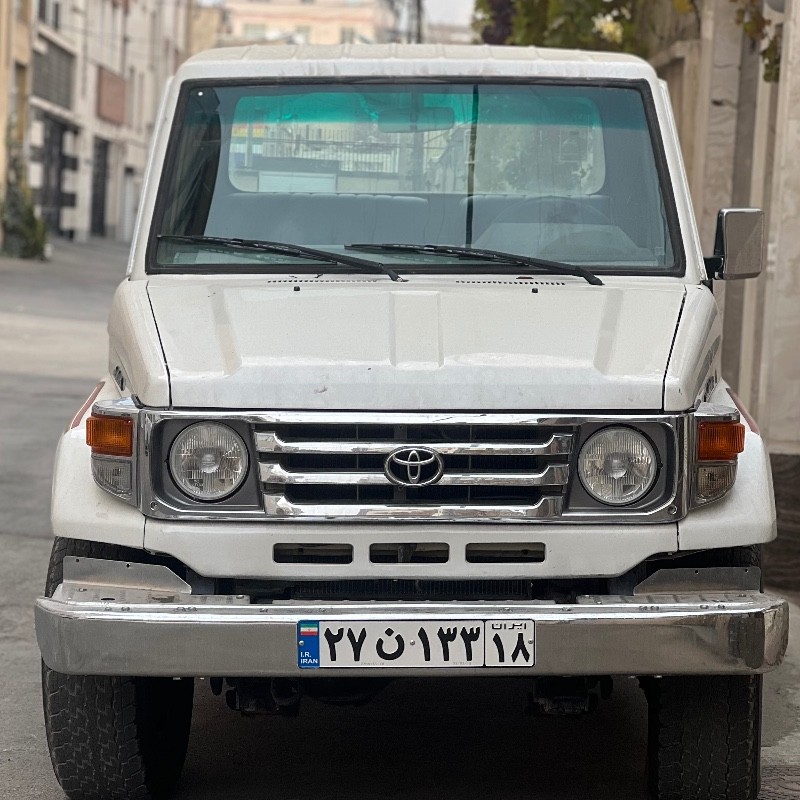 تویوتا مدل لندکروزر  کارکرده