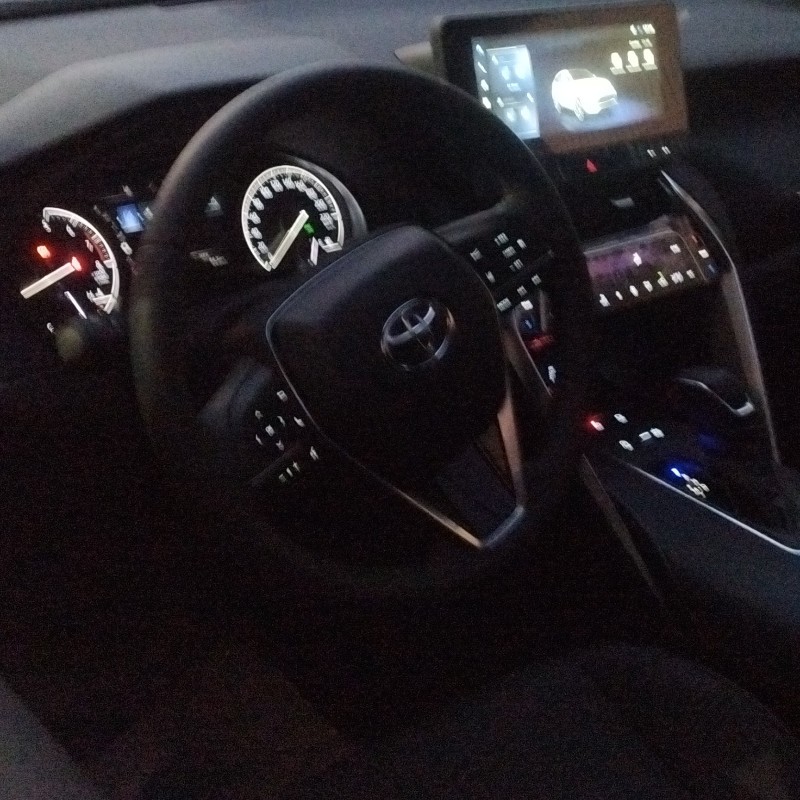 تویوتا مدل ونزا 2.0 لیتر لاکچری سال 2024  صفر