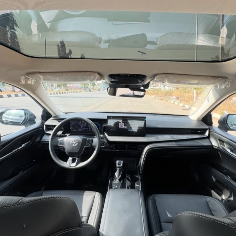 تویوتا مدل کمری 2.5 لیتر گرند سال 2025  صفر