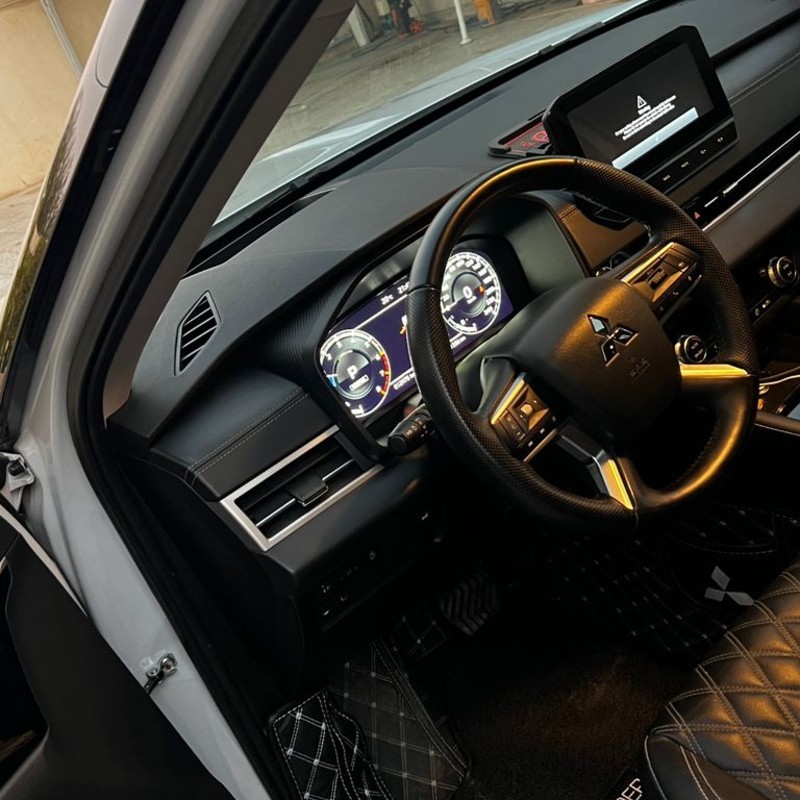 میتسوبیشی مدل اوتلندر دو دیفرانسیل H لاین سال 2023  کارکرده