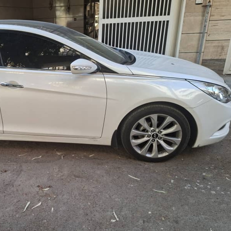 هیوندای مدل سوناتا YF  کارکرده