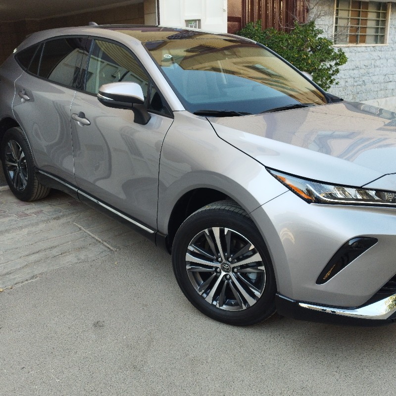 تویوتا مدل ونزا 2.0 لیتر لاکچری سال 2024  صفر