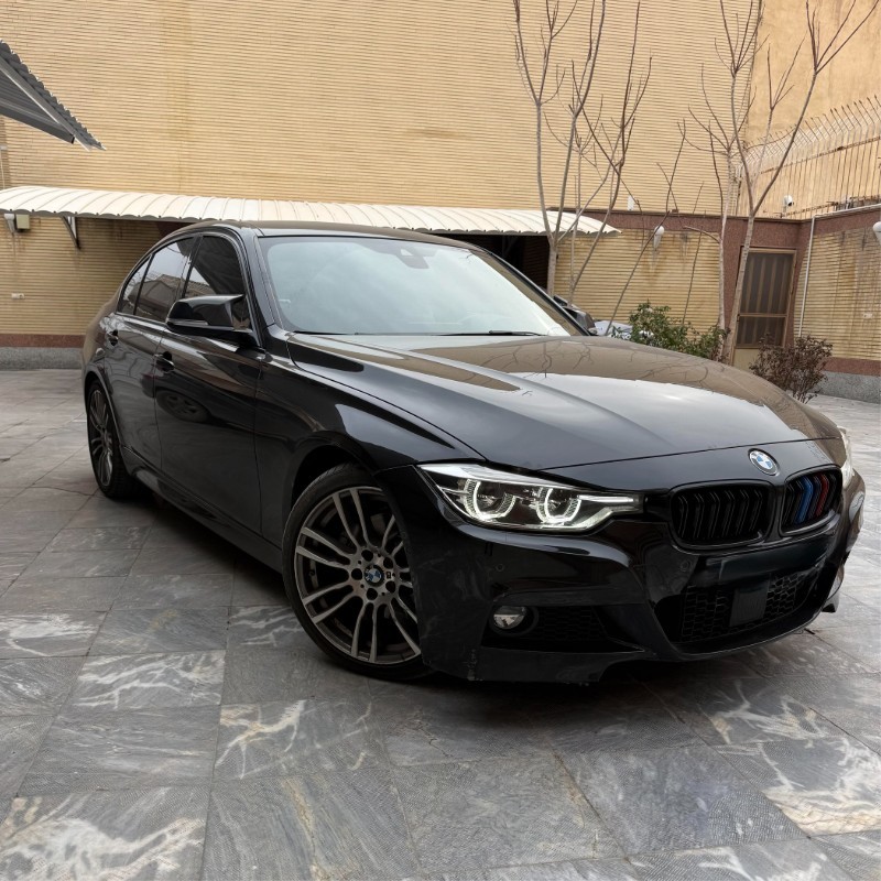 بی ام و مدل سری 3 سدان 330i سال 2018  کارکرده