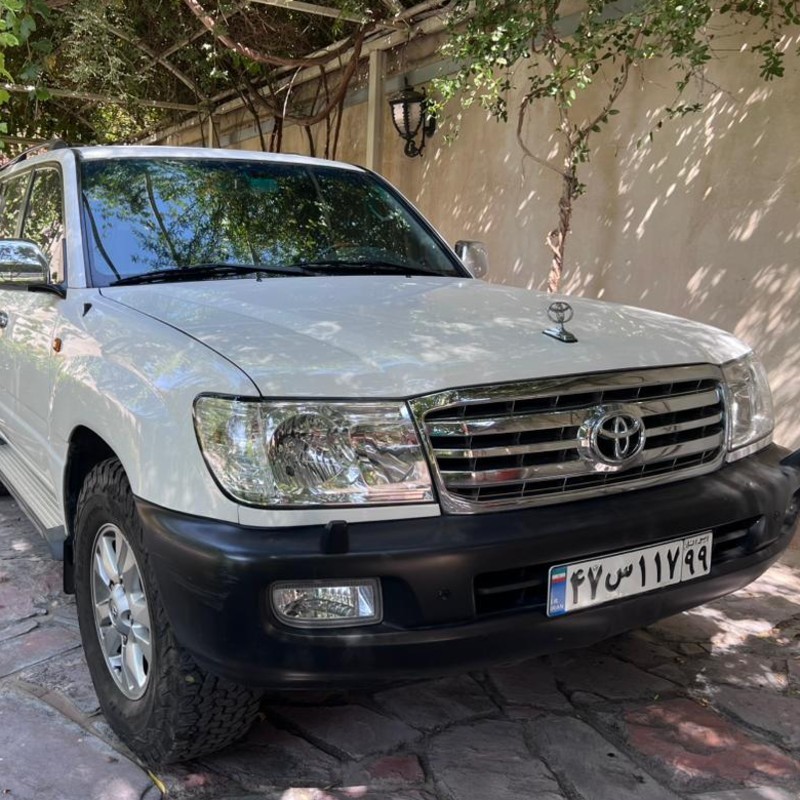 تویوتا مدل لندکروزر  کارکرده