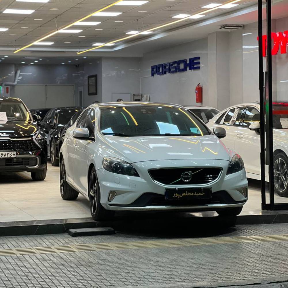 ولوو V40 مدل ۲۰۱۴