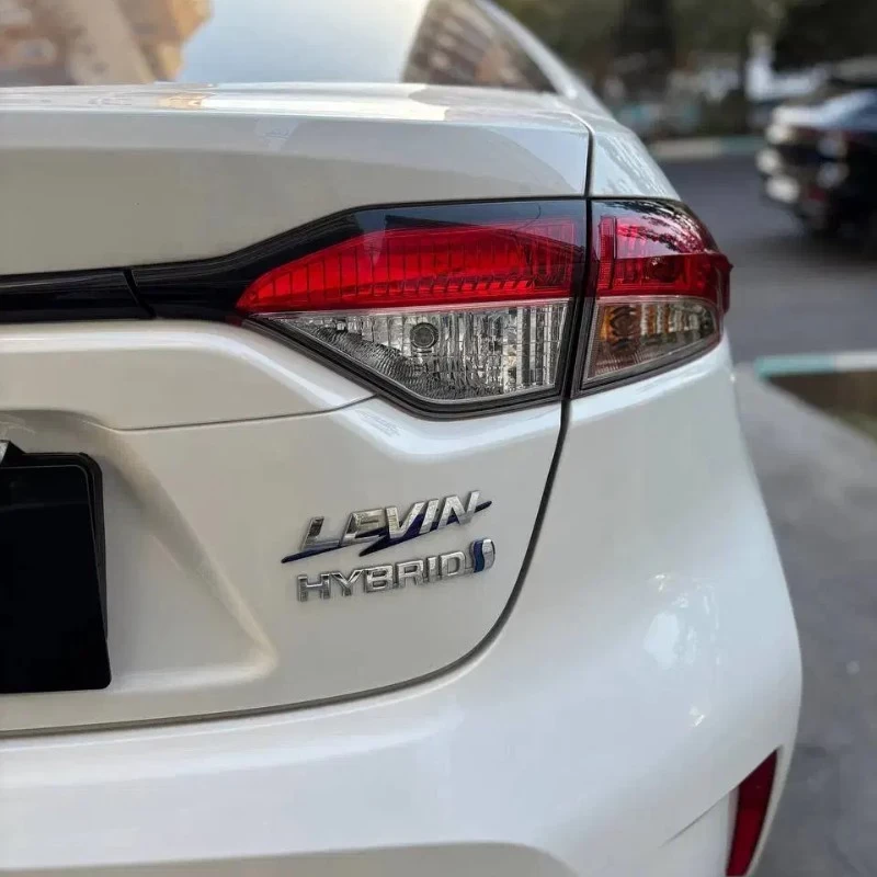 تویوتا مدل لوین هیبرید 1.8 لیتر ساده سال 2024  صفر