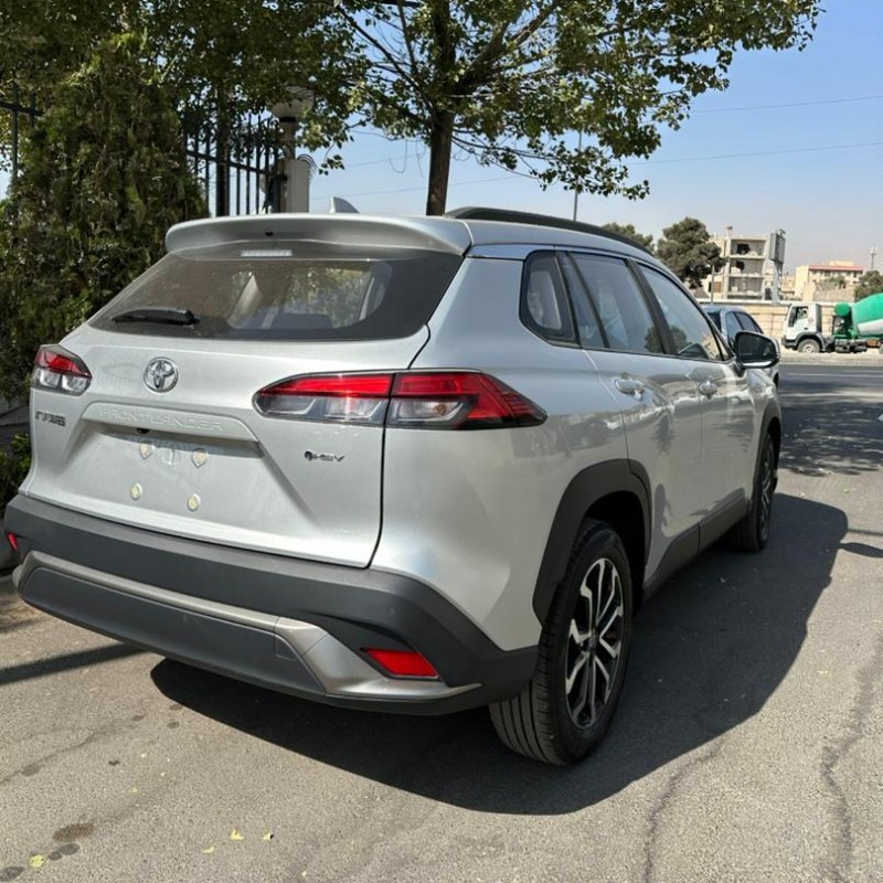 تویوتا مدل فرانت لندر هیبرید 2.0 لیتر سال 2024  کارکرده