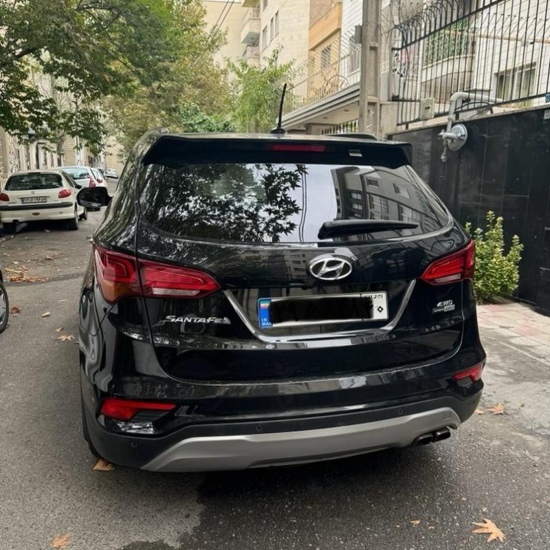 هیوندای مدل سانتافه 4 سیلندر دو دیفرانسیل سال 2016  کارکرده