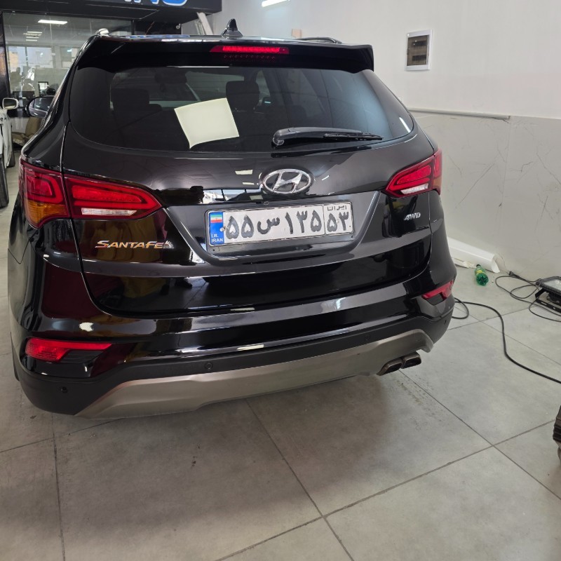هیوندای مدل سانتافه 4 سیلندر دو دیفرانسیل سال 2017  کارکرده