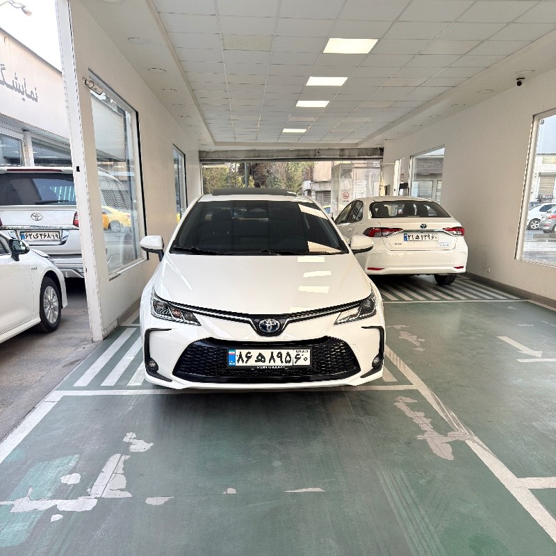 تویوتا مدل کرولا هیبرید 1.8 لیتر الیت سال 2023  کارکرده