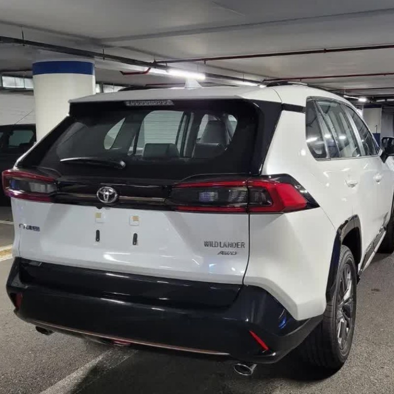 تویوتا مدل وایلندر 2.0 لیتر دو دیفرانسیل سال 2025  صفر