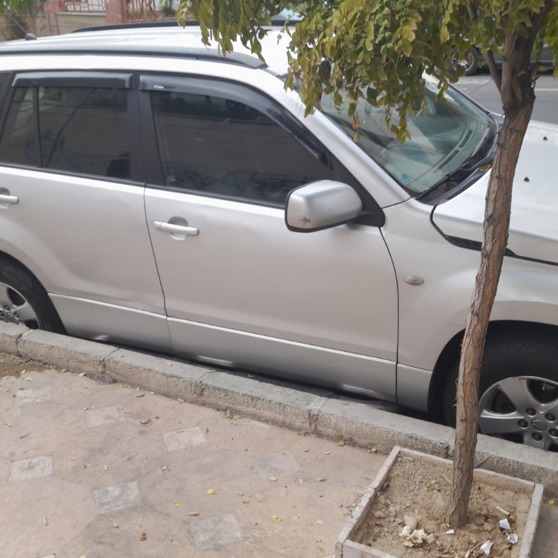 سوزوکی مدل ویتارا گرند 2.0 لیتر دنده ای سال 1385  کارکرده
