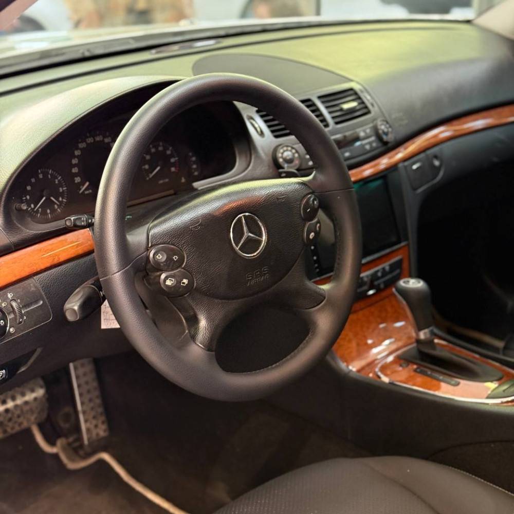 بنز E200 مدل 2010