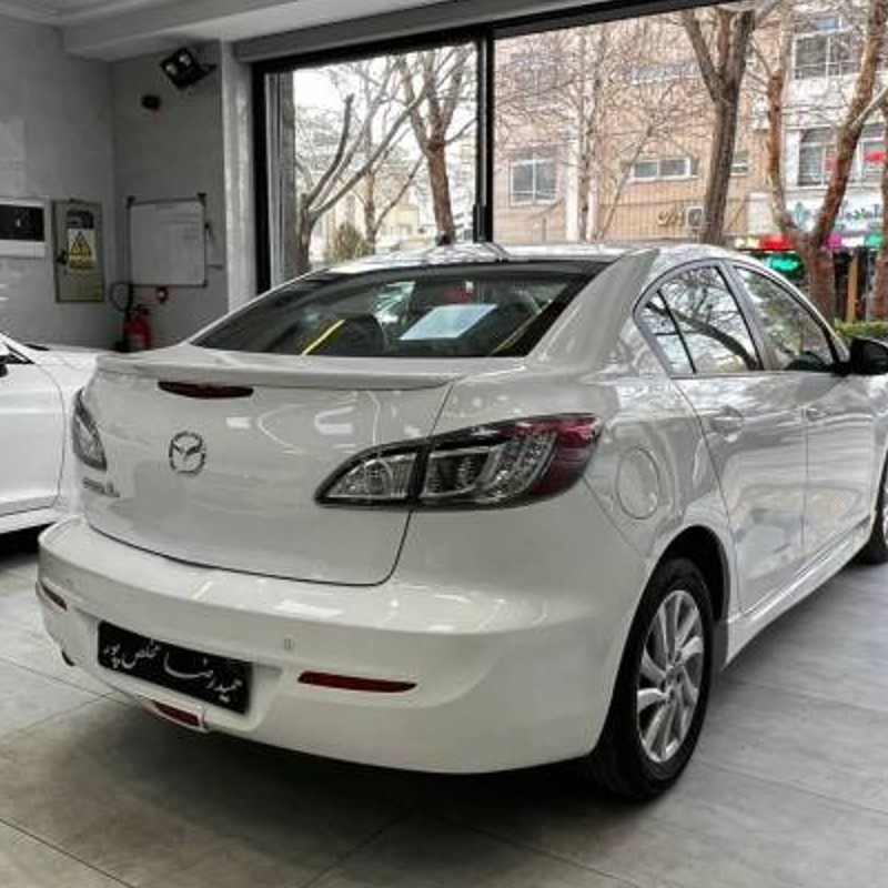 مزدا مدل 3 نیو صندوق دار 2.0 لیتر تیپ 4 سال 1398  صفر