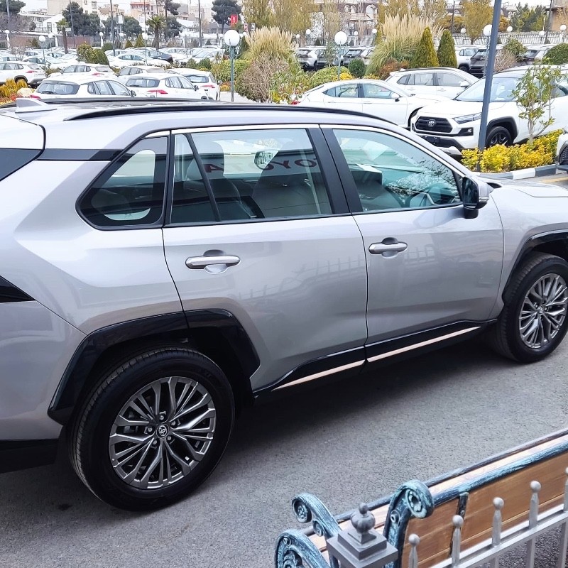 تویوتا مدل وایلندر 2.0 لیتر دو دیفرانسیل سال 2025  صفر