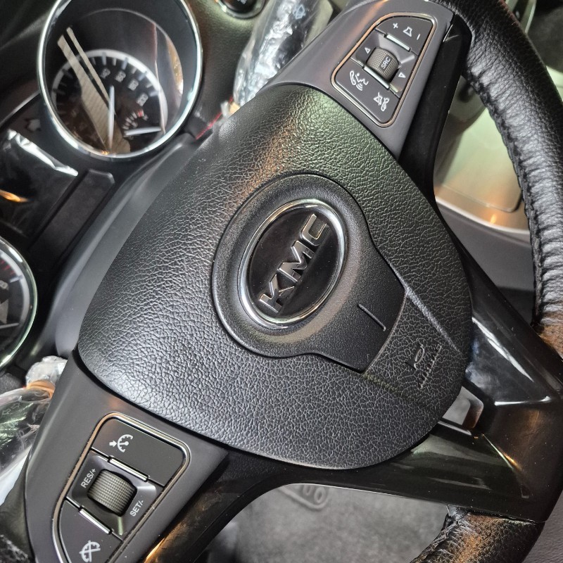 کی ام سی مدل T8 سال 1402  کارکرده