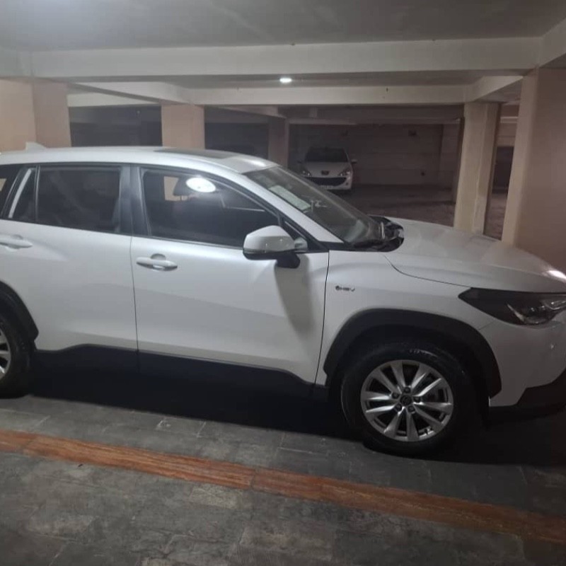 تویوتا مدل کرولا کراس هیبرید 2.0 لیتر سال 2024  صفر