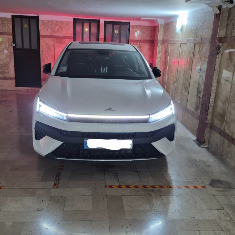 کی ام سی مدل J7 سال 1404  کارکرده