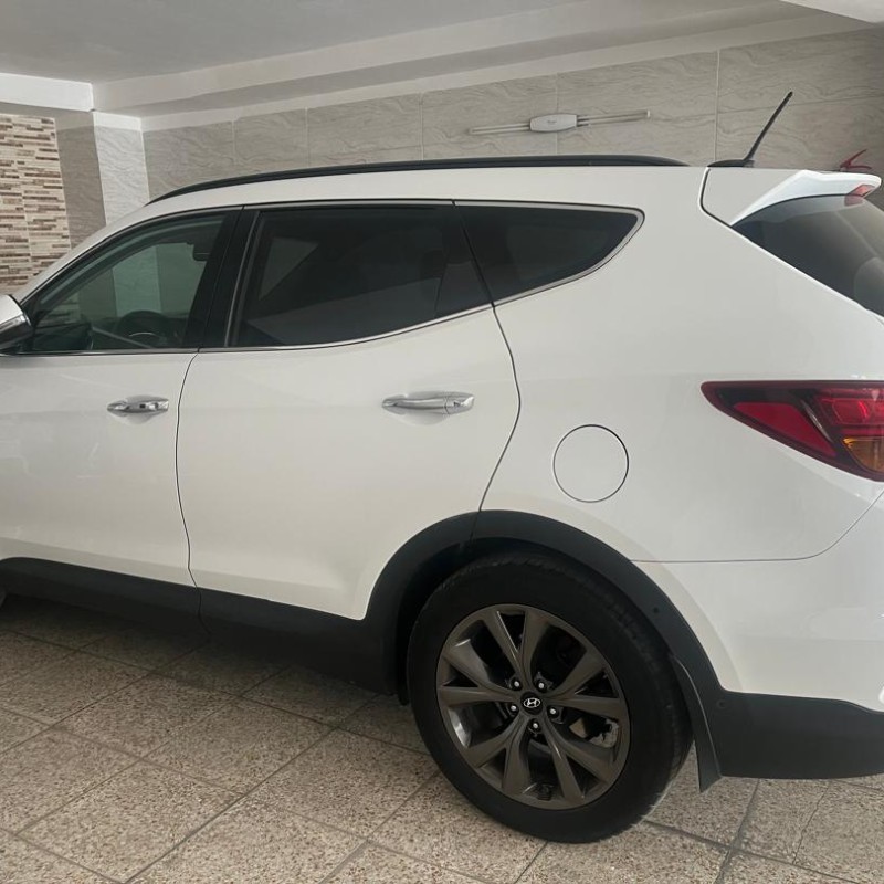 هیوندای مدل سانتافه 4 سیلندر دو دیفرانسیل سال 2017  کارکرده