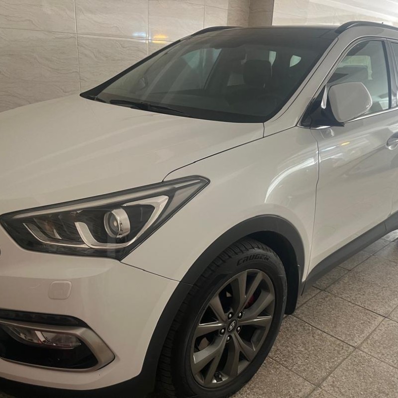 هیوندای مدل سانتافه 4 سیلندر دو دیفرانسیل سال 2017  کارکرده