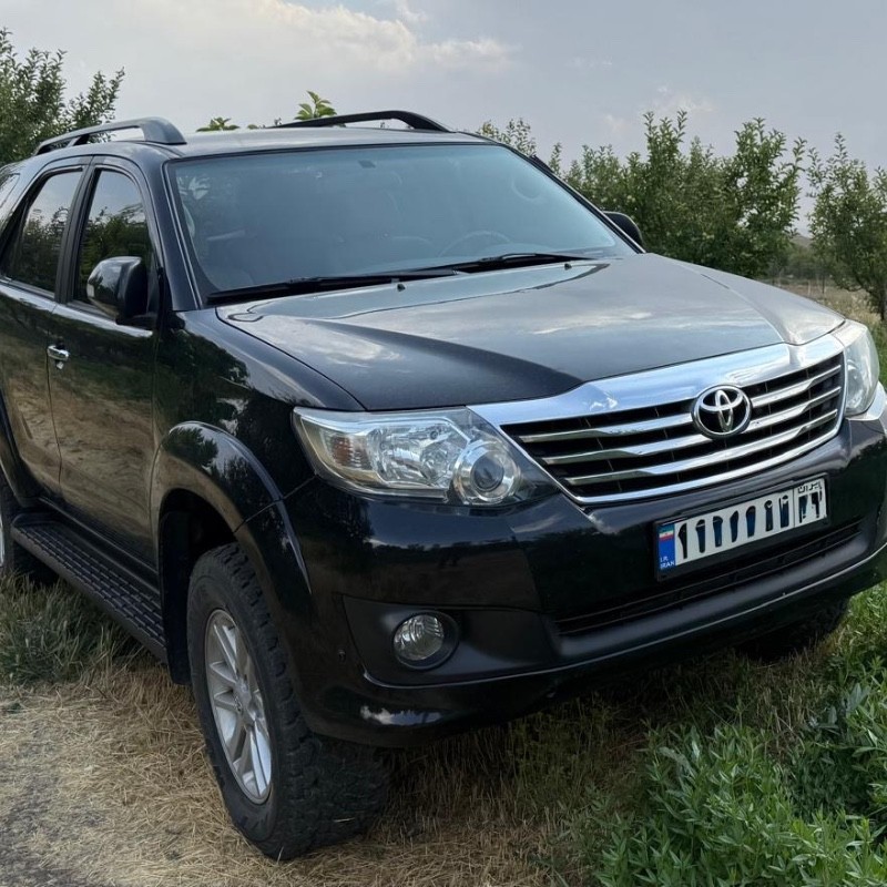 تویوتا مدل فورچونر 4 لیتر سال 2012  کارکرده