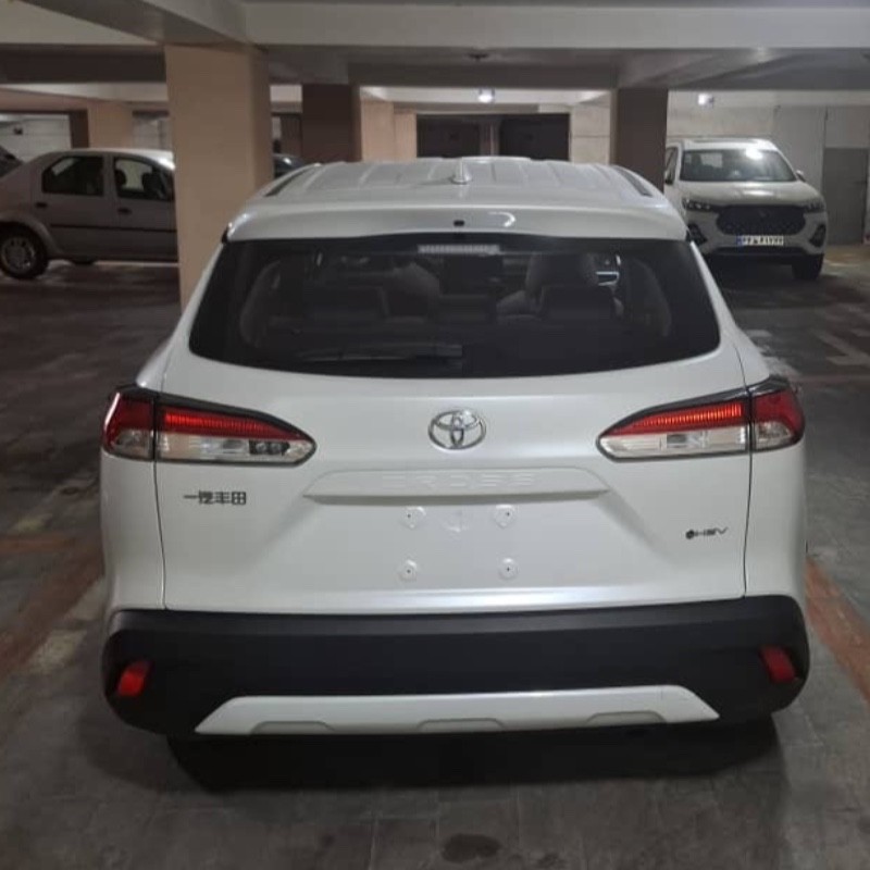 تویوتا مدل کرولا کراس هیبرید 2.0 لیتر سال 2024  صفر