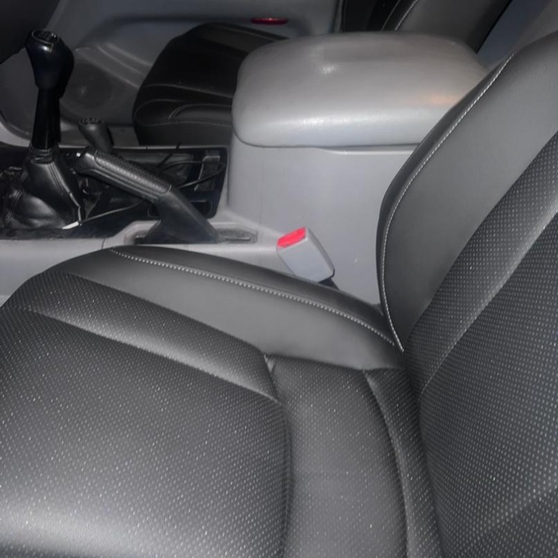 تویوتا مدل لندکروزر  کارکرده