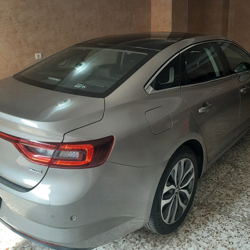 رنو مدل تالیسمان E3 سال 2017  کارکرده