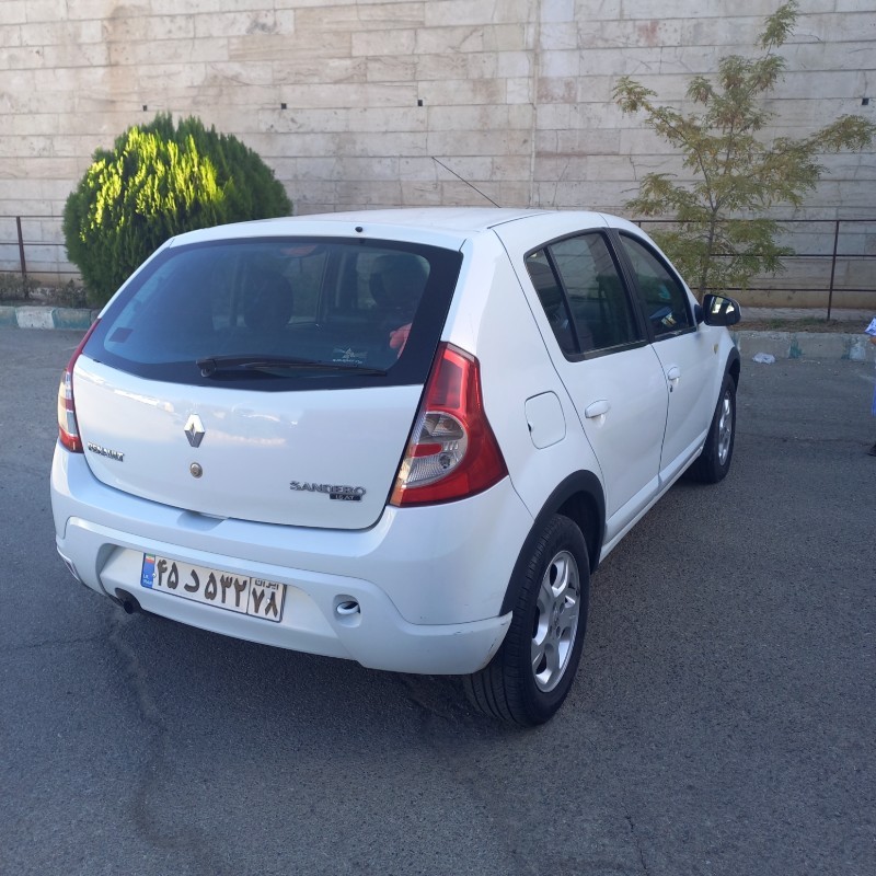 رنو مدل ساندرو اتوماتیک سال 1396  کارکرده