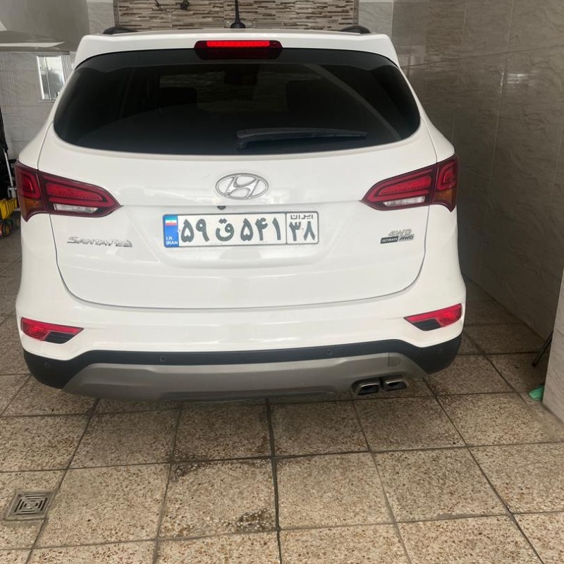 هیوندای مدل سانتافه 4 سیلندر دو دیفرانسیل سال 2017  کارکرده