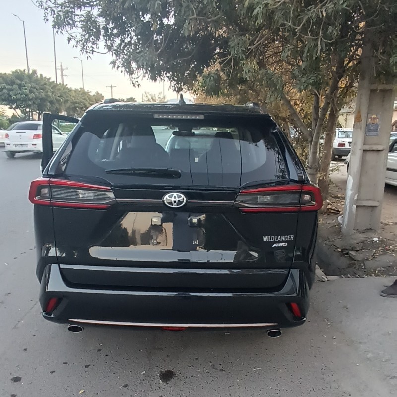 تویوتا مدل وایلندر 2.0 لیتر دو دیفرانسیل سال 2025  صفر