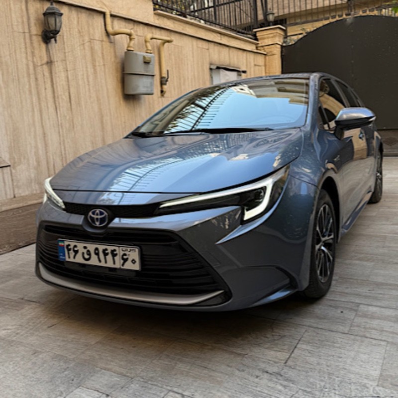 تویوتا مدل لوین هیبرید 1.8 لیتر ساده سال 2023 کارکرده