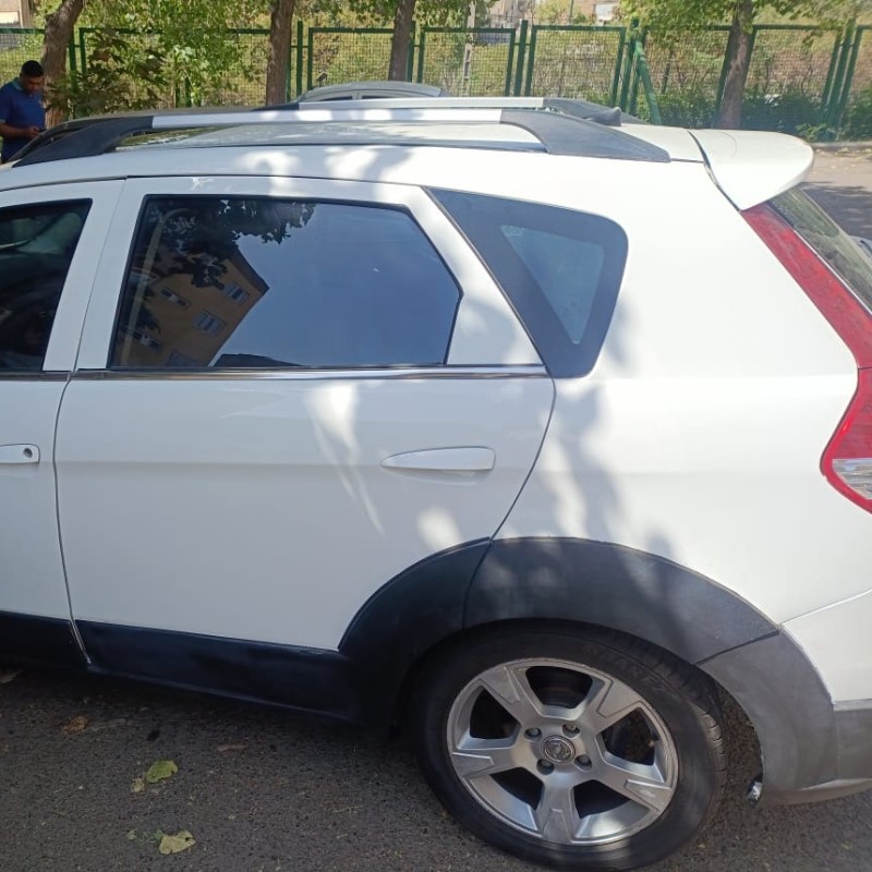 دانگ فنگ مدل H30 کراس سال 1397  کارکرده