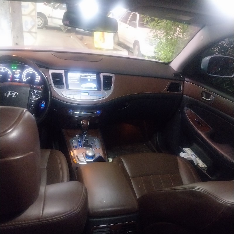 هیوندای مدل جنسیس سال 2011  کارکرده