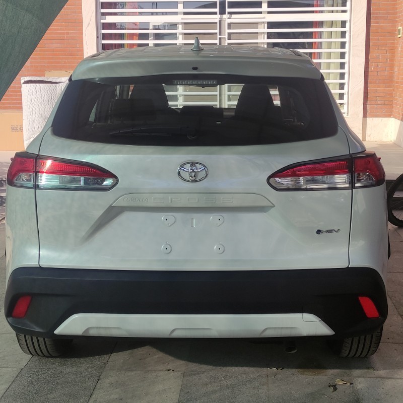 تویوتا مدل کرولا کراس هیبرید 2.0 لیتر سال 2024  صفر