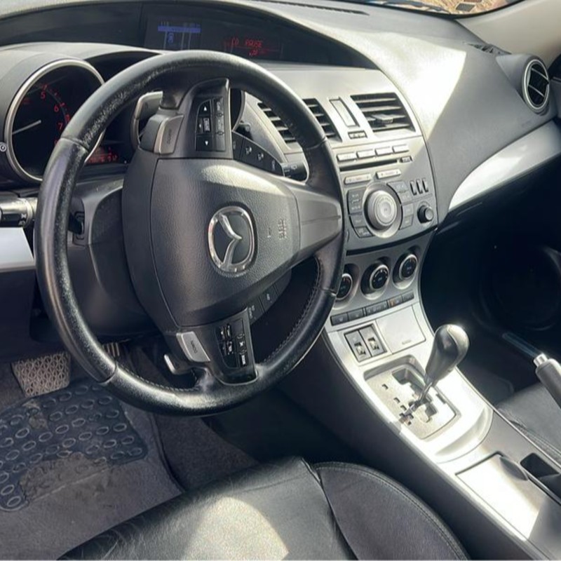 مزدا مدل 3 نیو هاچ بک تیپ3 سال 1391  کارکرده