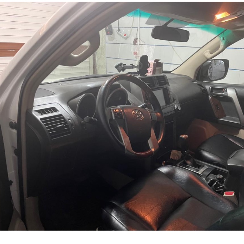 تویوتا مدل پرادو چهار در 6 سیلندر آفرود سال 2010  کارکرده