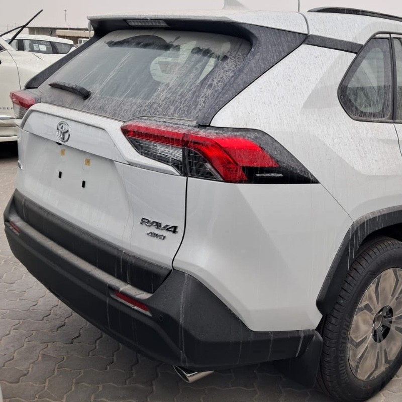 تویوتا مدل راوفور هیبرید دو دیفرانسیل سال 2025  کارکرده