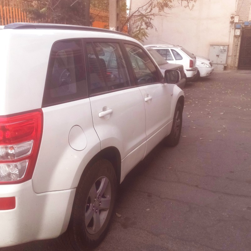 سوزوکی مدل ویتارا گرند 2.0 لیتر اتوماتیک سال 1388  کارکرده