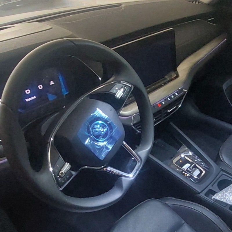 اشکودا مدل اکتاویا 1.4 لیتر توربو لاکچری سال 2024  صفر