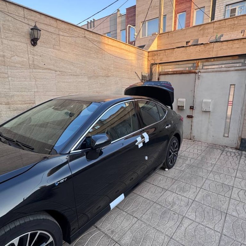 تویوتا مدل کمری هیبرید 2.5 لیتر پریمیوم ادیشن سال 2025  صفر