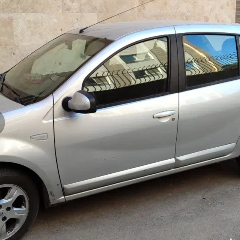 رنو مدل ساندرو اتوماتیک سال 1395  کارکرده