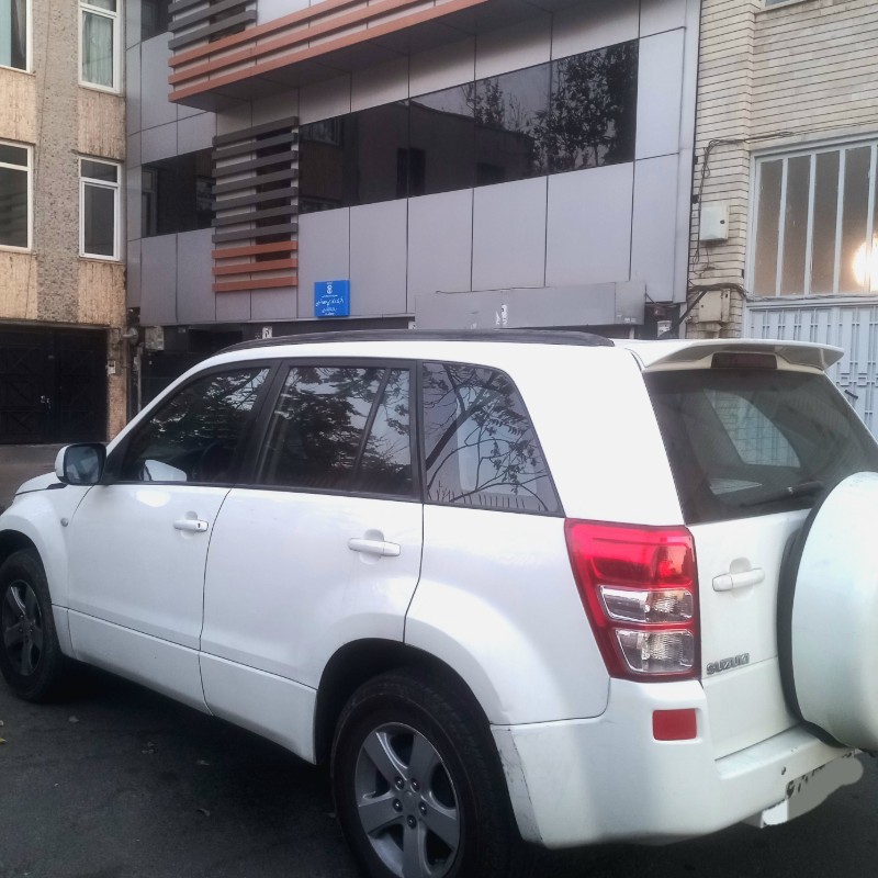 سوزوکی مدل ویتارا گرند 2.0 لیتر اتوماتیک سال 1388  کارکرده