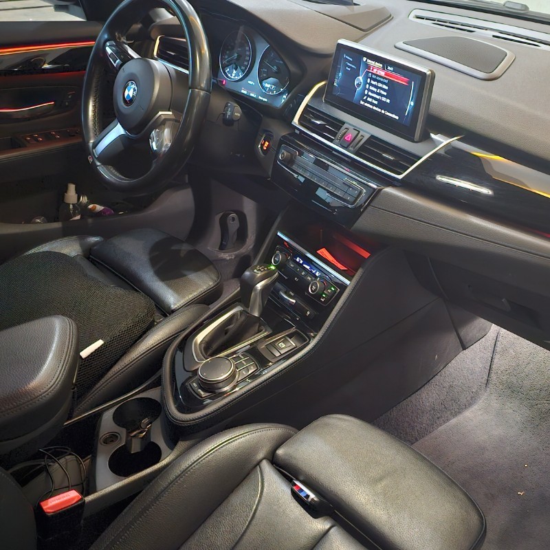 بی ام و مدل 218  کارکرده